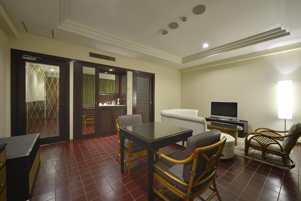 Hotel Exes Ishigaki à Ishigaki  Extérieur photo
