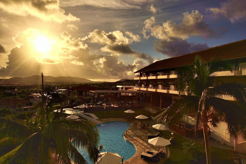 Hotel Exes Ishigaki à Ishigaki  Extérieur photo