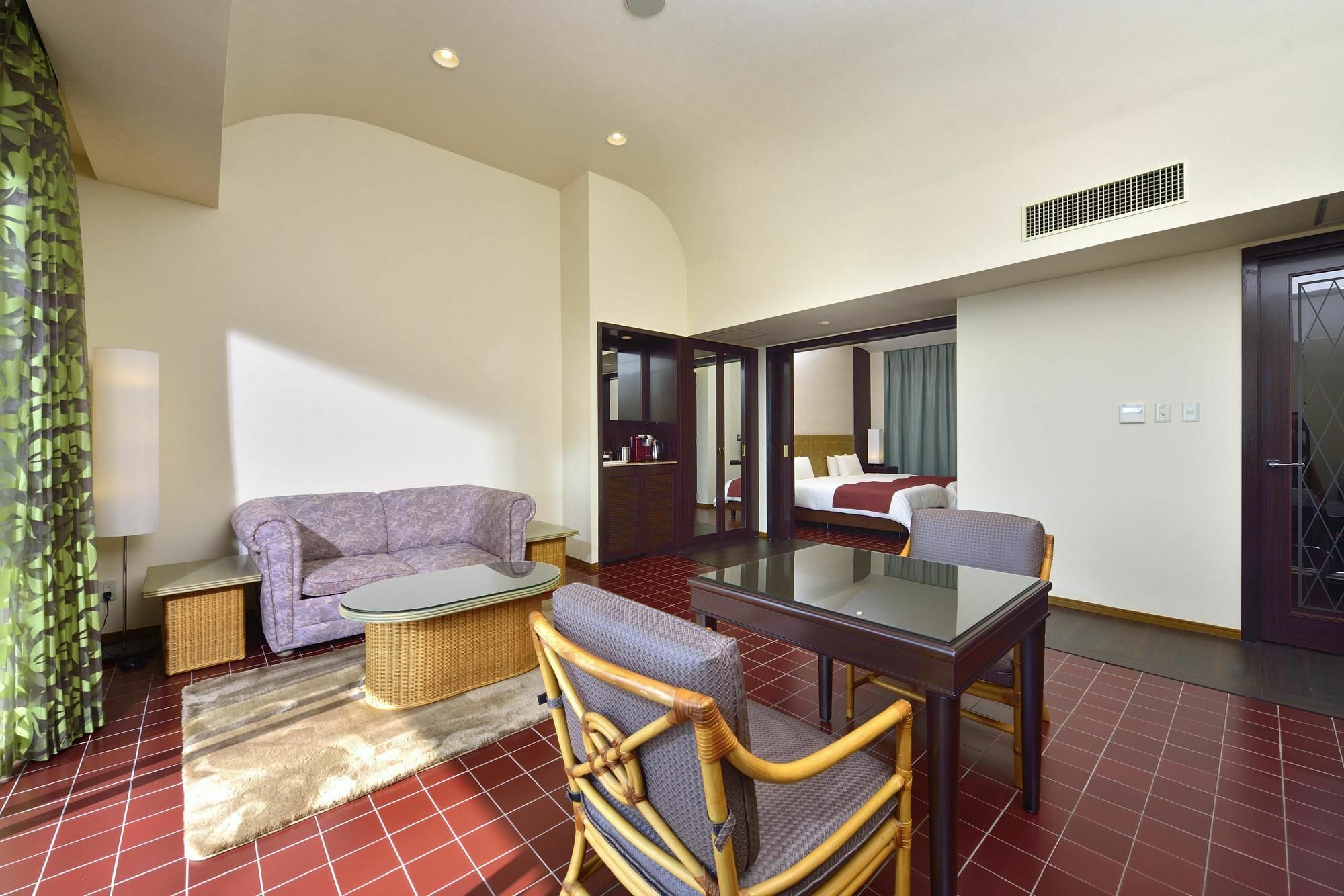 Hotel Exes Ishigaki à Ishigaki  Extérieur photo